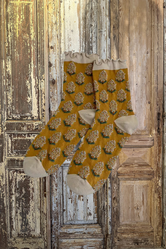 Ruffle Mid Calf Socks