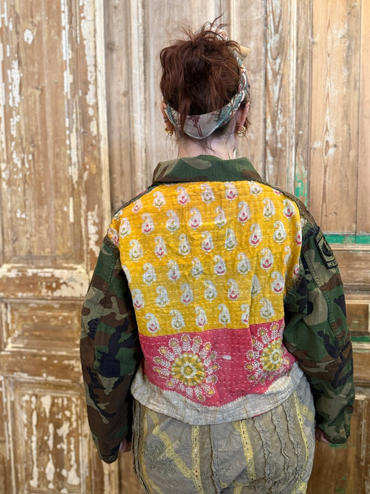 L/XL Cropped Camo Jacket