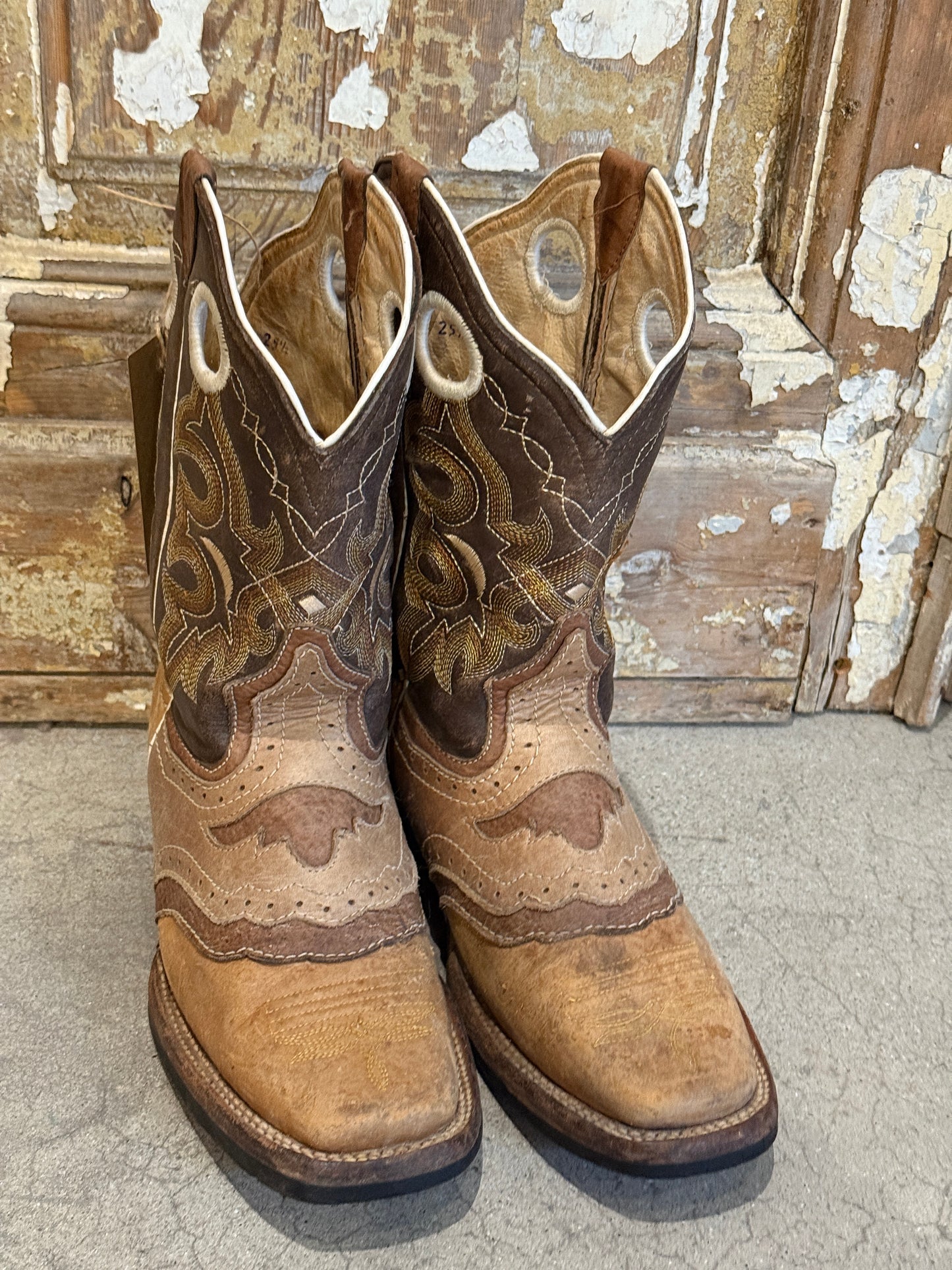 Size 7 Loved Cowboy Boots