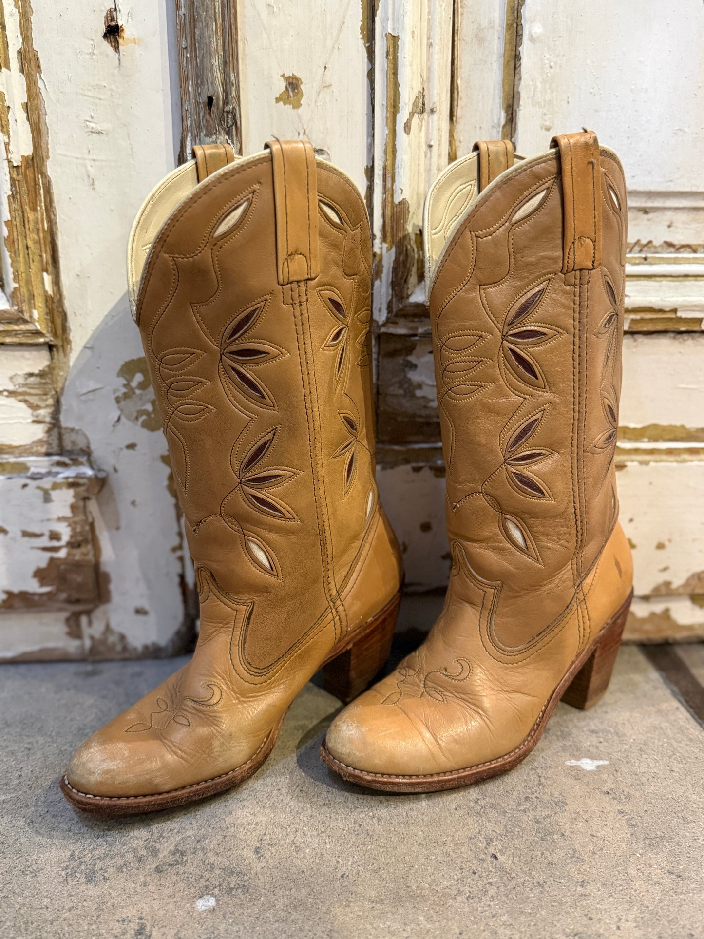 Size 6 Loved Cowboy Boots