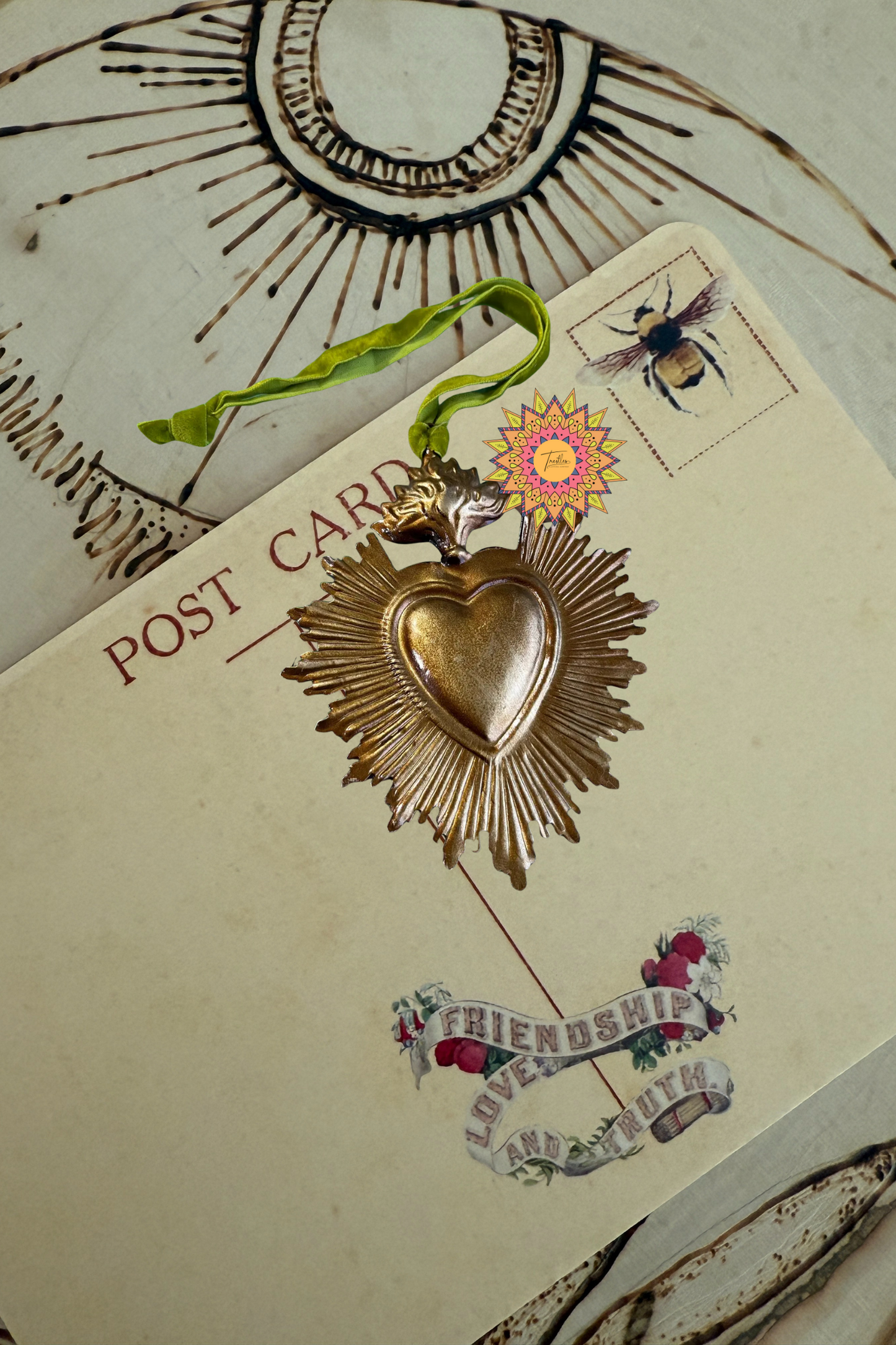 Small Rays Sacred Heart Ornament