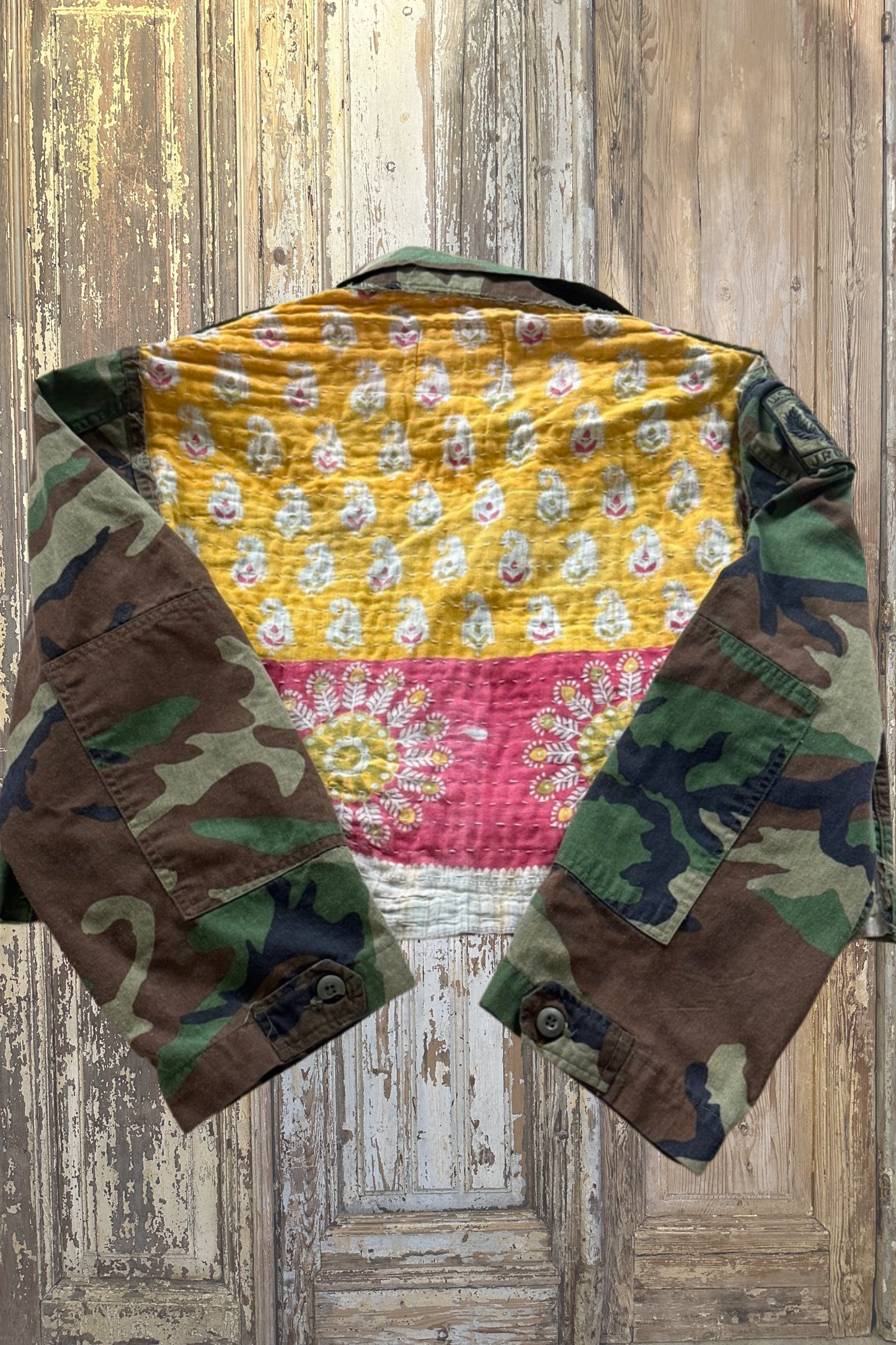 L/XL Cropped Camo Jacket