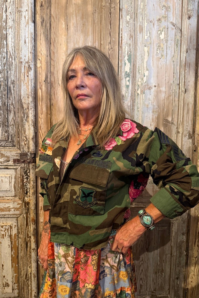 L/XL Cropped Camo Jacket