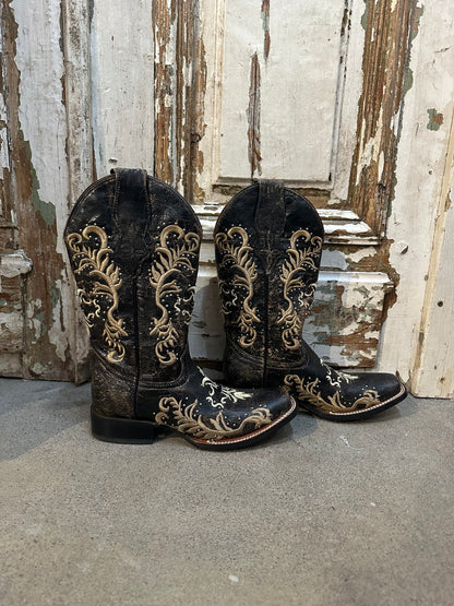 Size 7 Loved Cowboy Boots