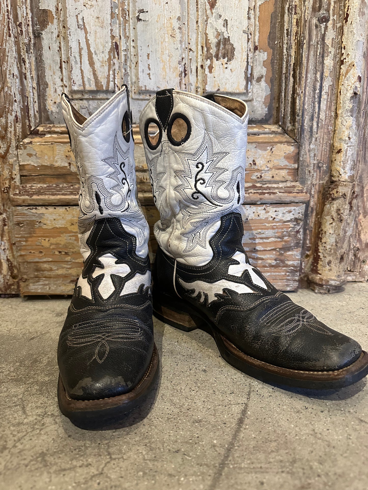 Size 8 Loved Cowboy Boots