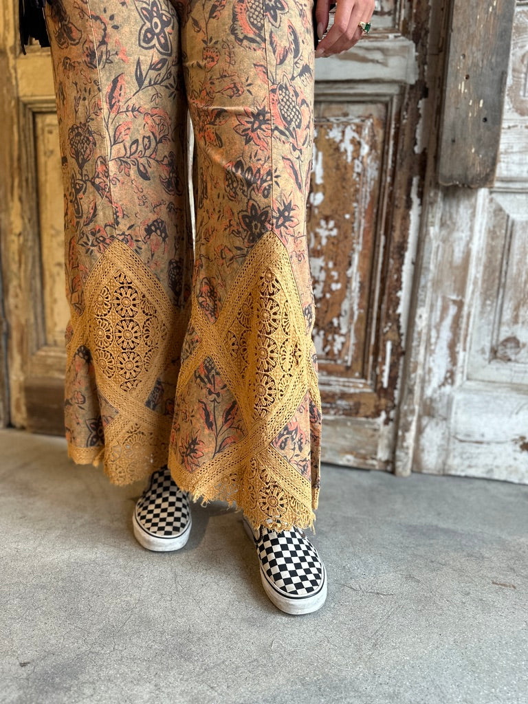 Feeling Hippie Floral Pants