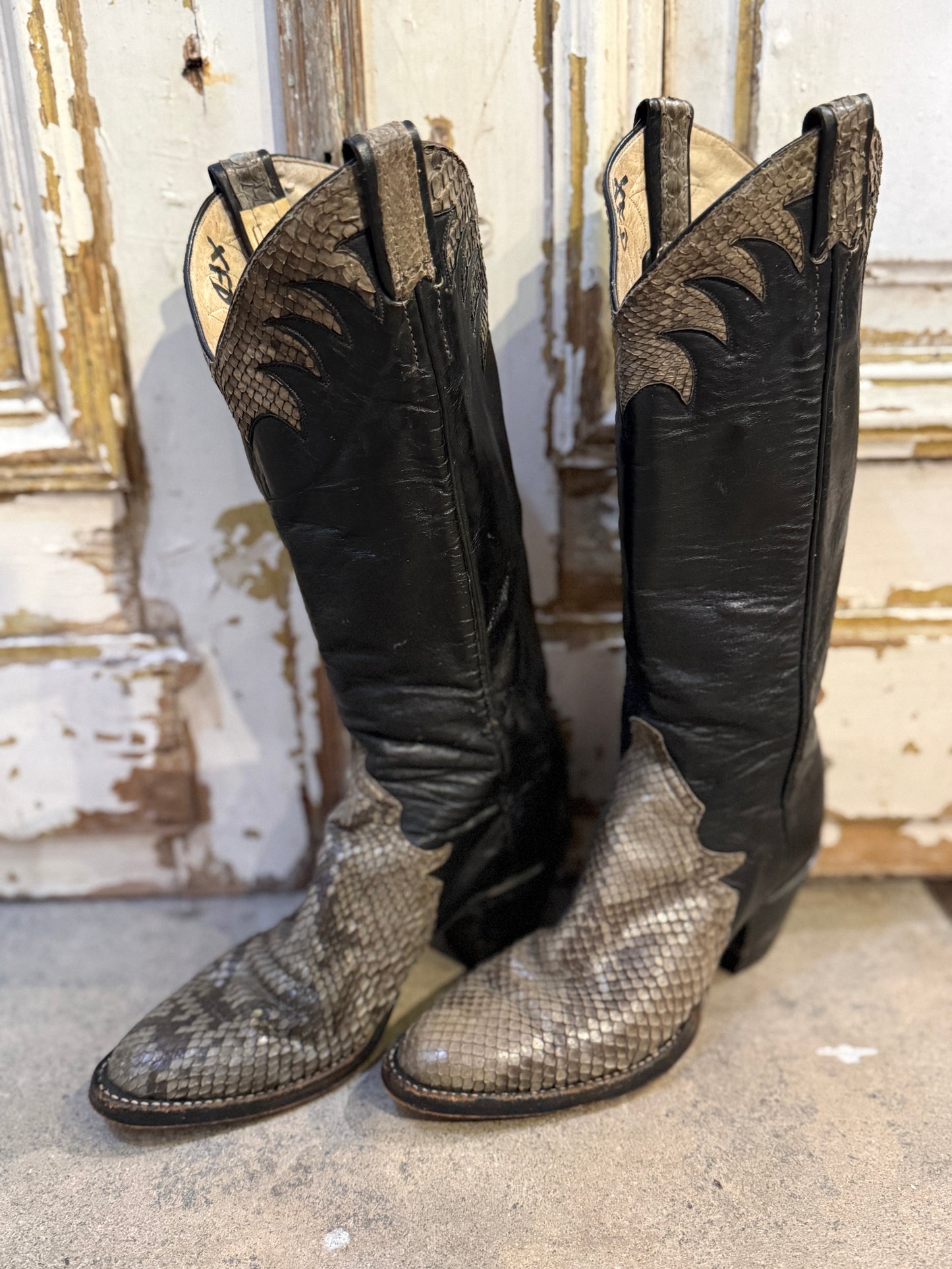Size 6 Loved Cowboy Boots