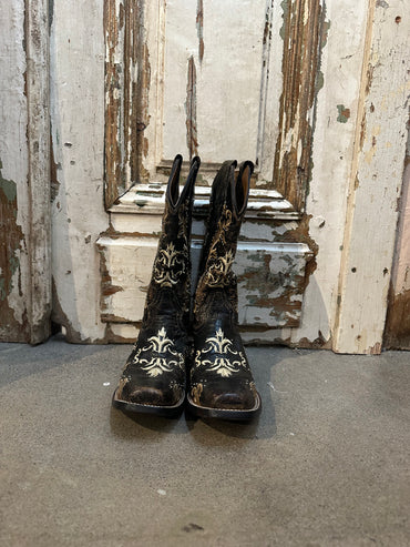 Size 7 Loved Cowboy Boots