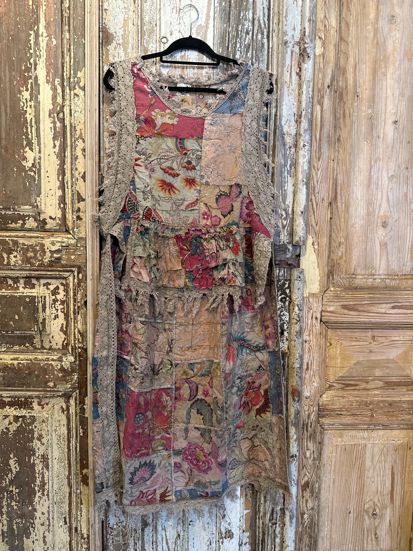 Ruffle Up High-Lo Top Red/Teal Floral