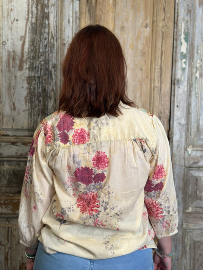 1/4 Front Floral Blouse