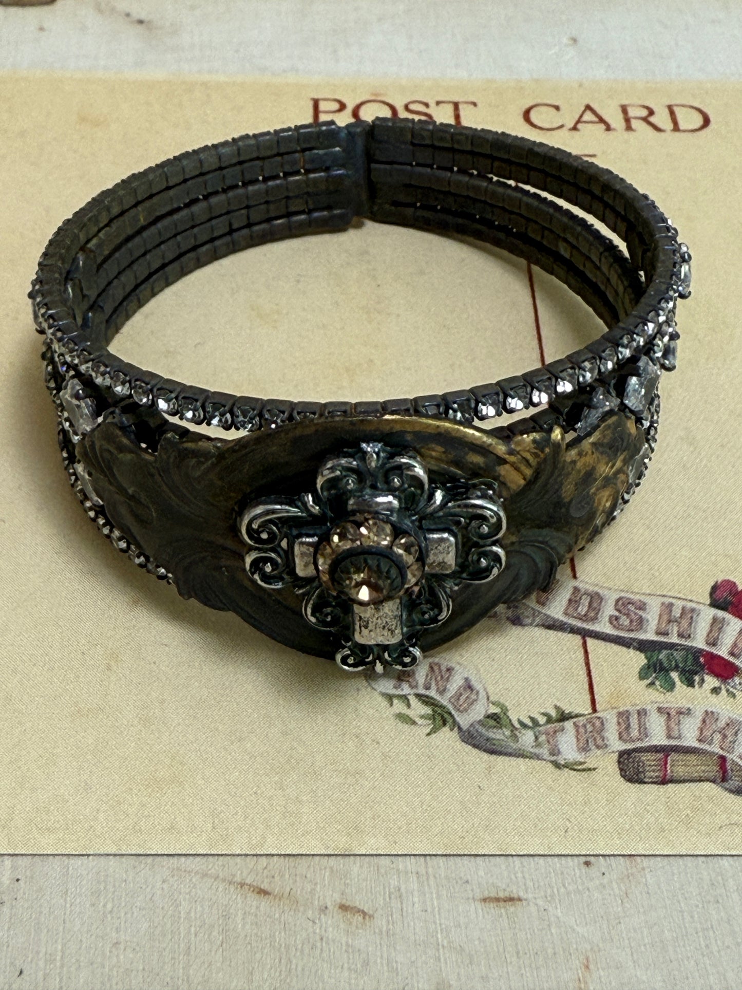 Small Open Close Bling Cuff