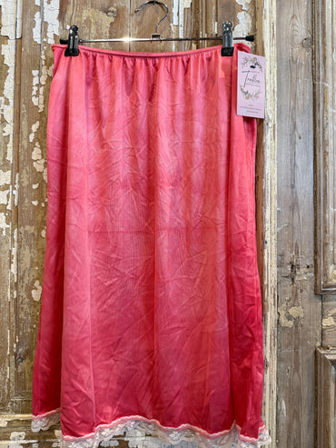 Large Dyed Slip