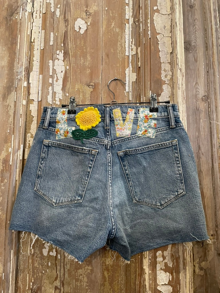 Size 28 Simple Love Shorts
