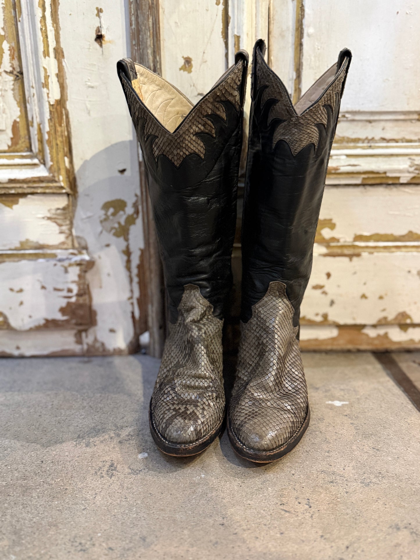 Size 6 Loved Cowboy Boots