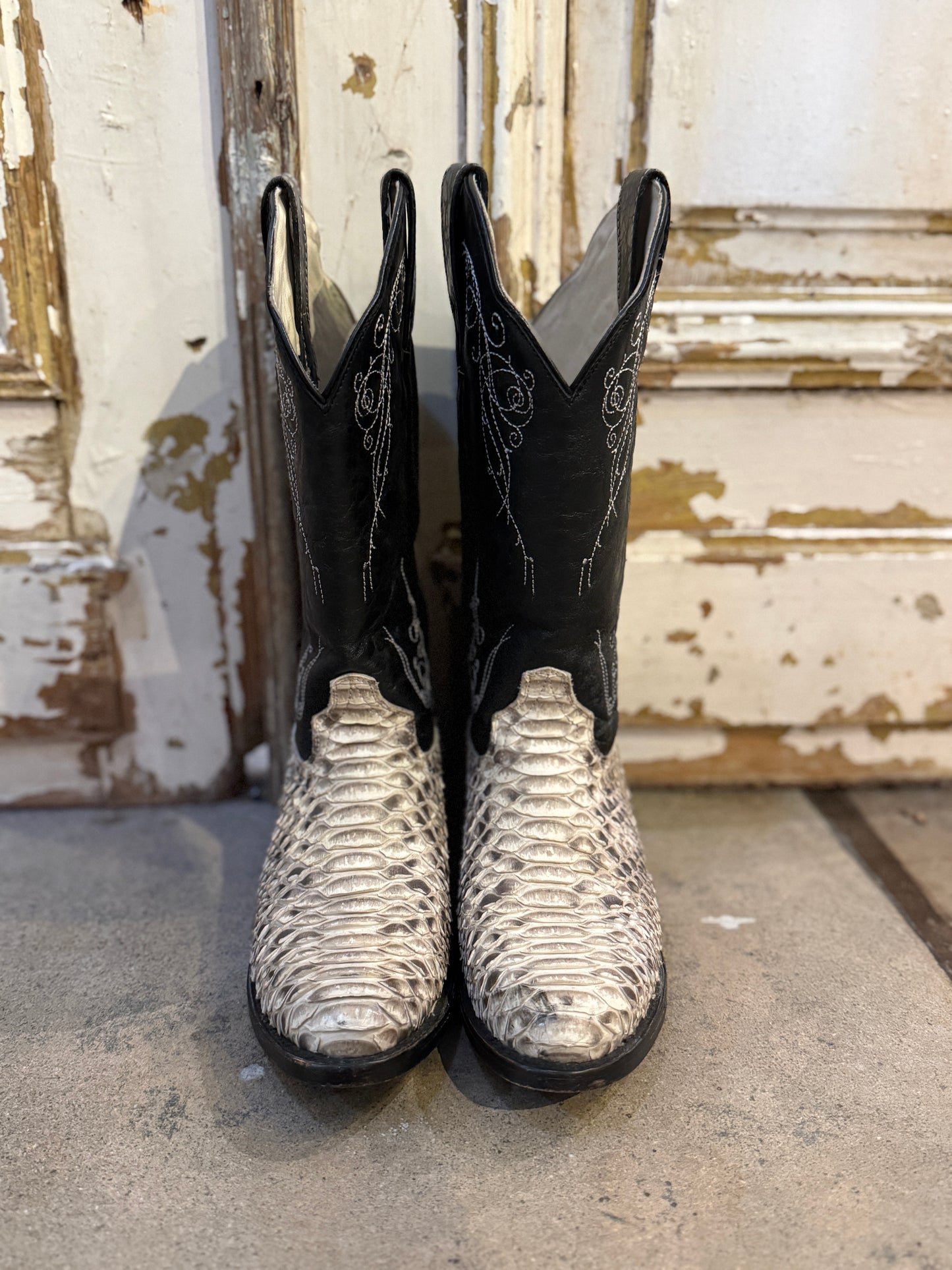 Size 6 Loved Cowboy Boots
