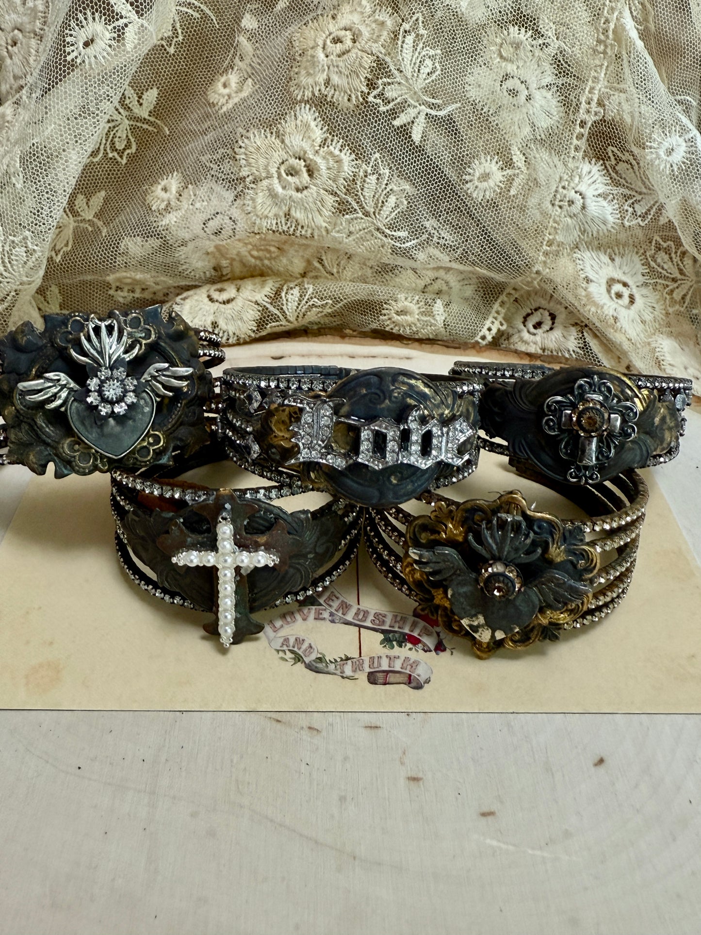 Small Open Close Bling Cuff