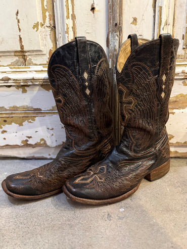 Size 9.5 Loved Cowboy Boots