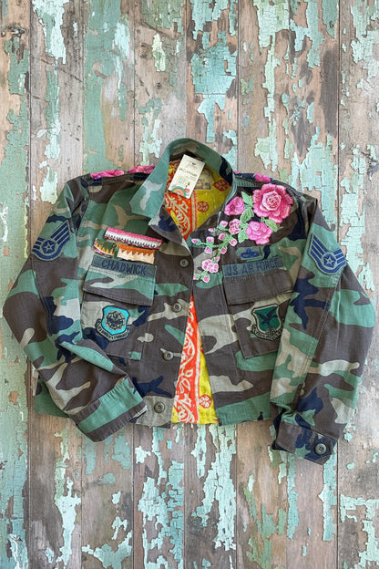 L/XL Cropped Camo Jacket