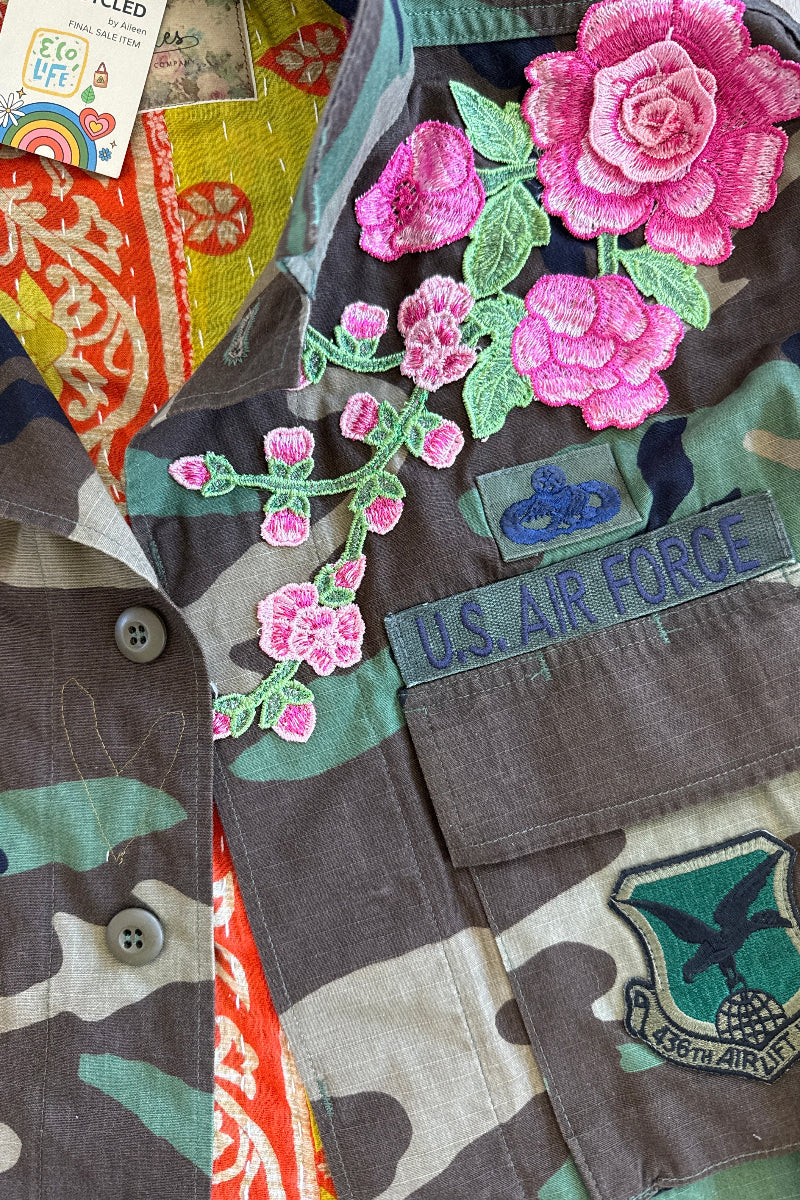 L/XL Cropped Camo Jacket