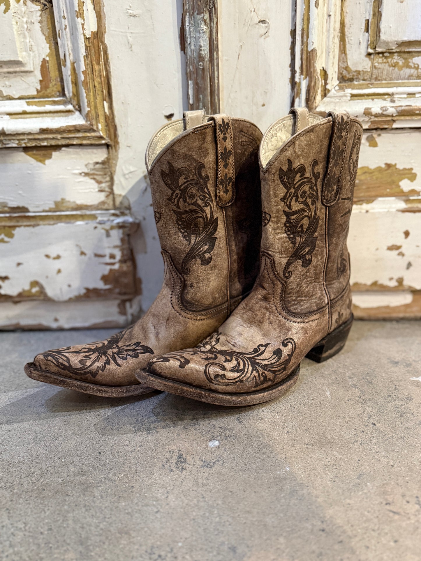 Size 8 Loved Cowboy Boots