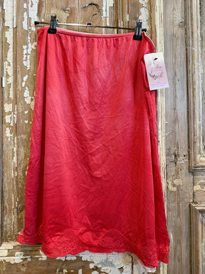 Large Dyed Slip