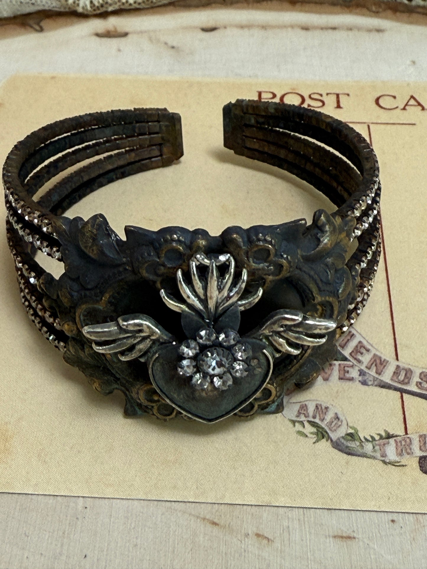 Small Open Close Bling Cuff