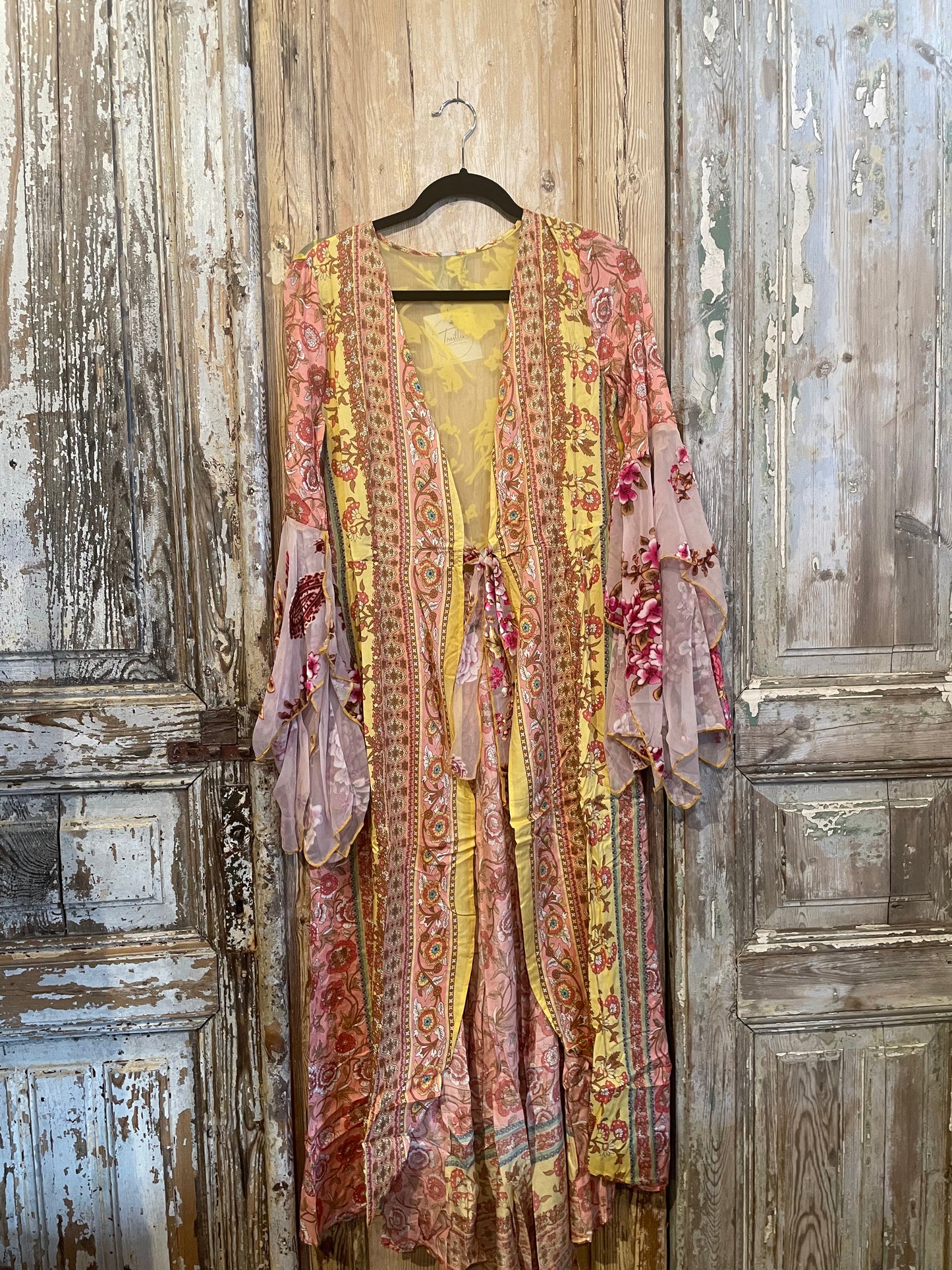 Roses Kimono