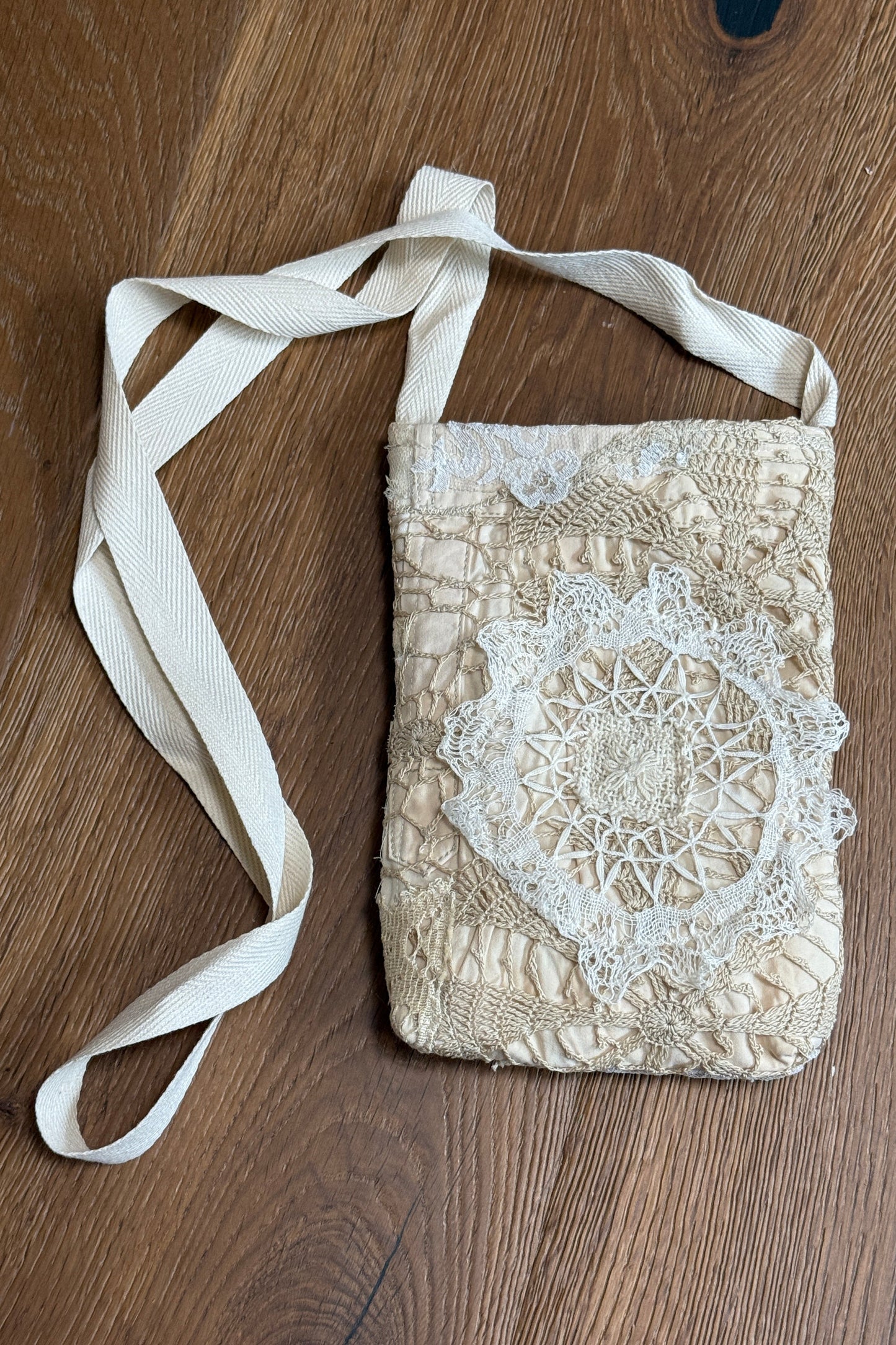 Vintage Lace Cell Bag