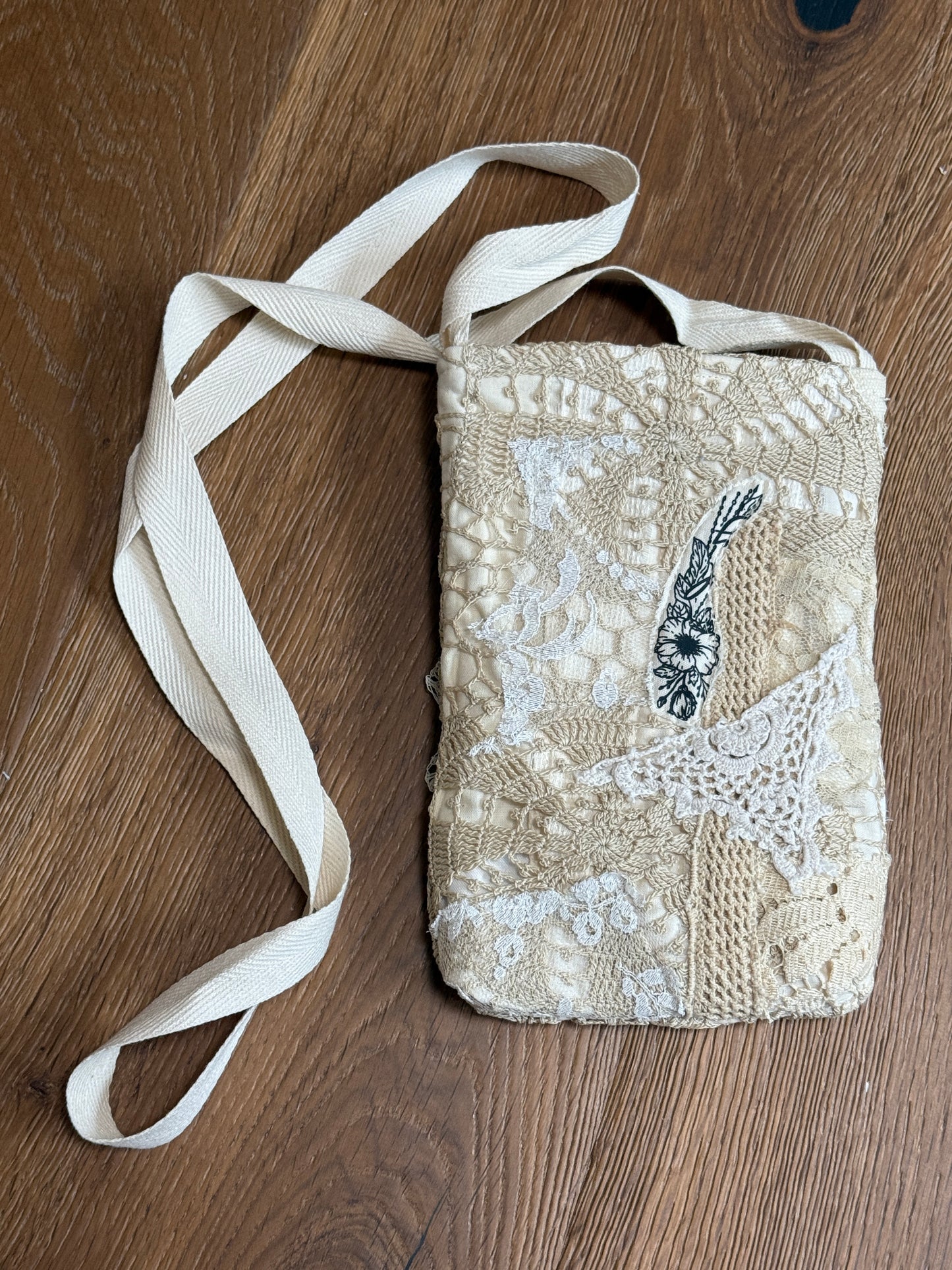Vintage Lace Cell Bag