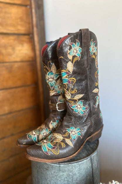 Size 8 Loved Cowboy Boots
