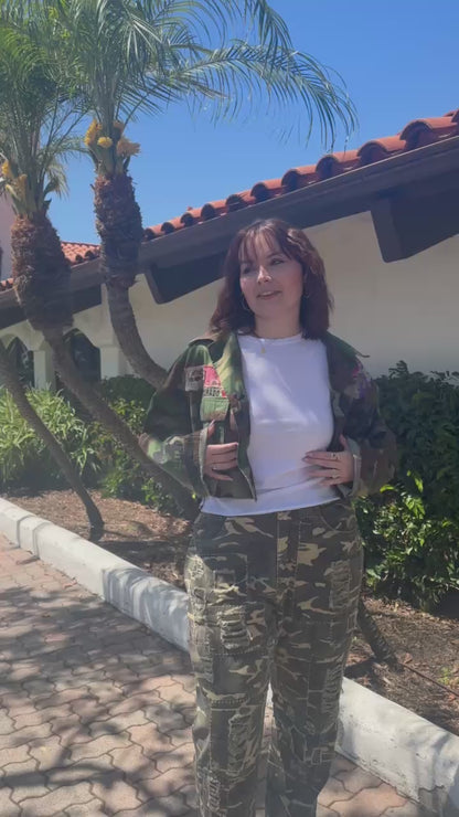 L/XL Cropped Camo Jacket