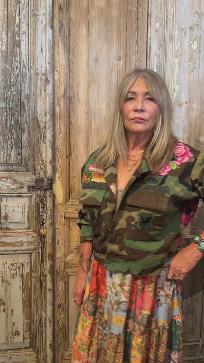 L/XL Cropped Camo Jacket