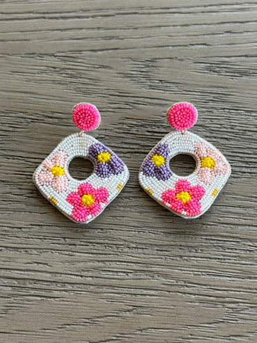 8405 Daisy Patch Seed Earrings