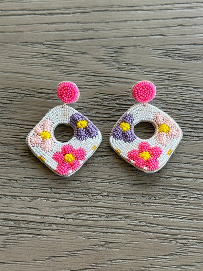 8405 Daisy Patch Seed Earrings
