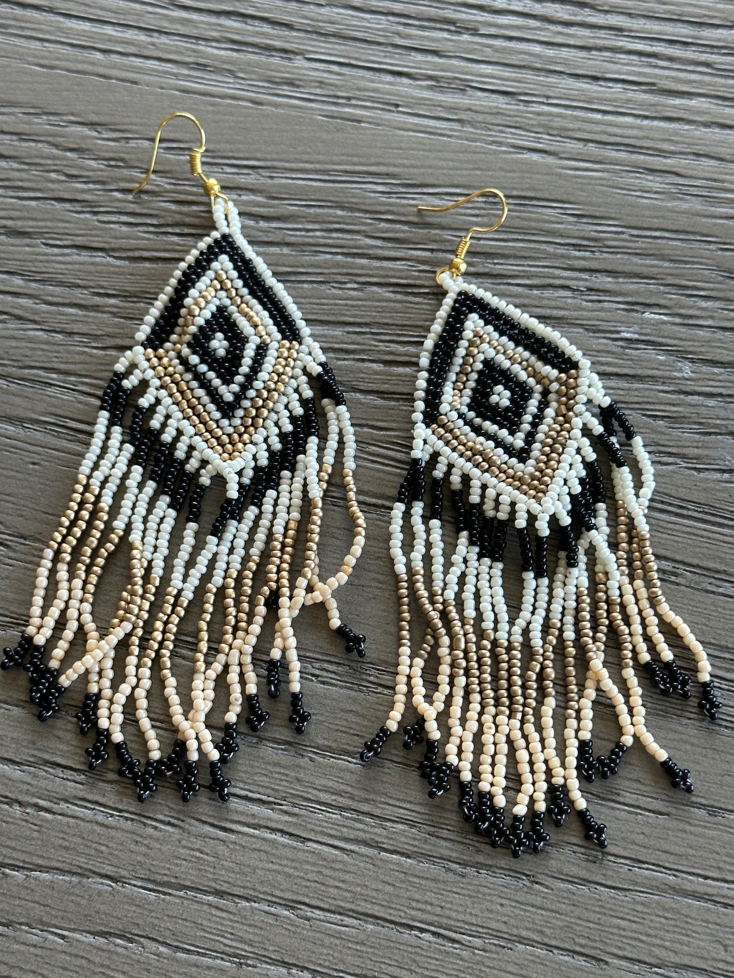 8413 Seed Earrings