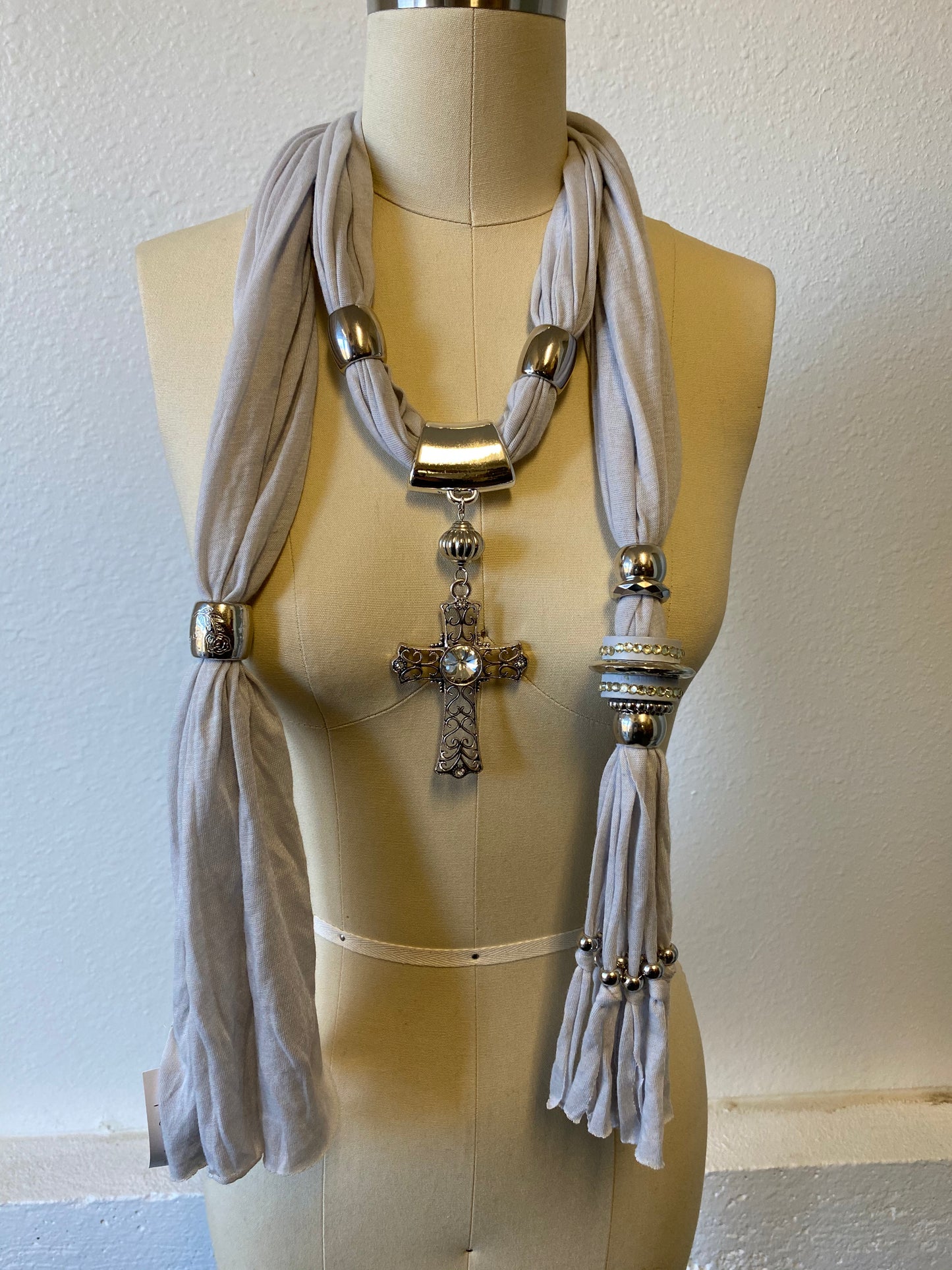 Fleur di Lis Scarf