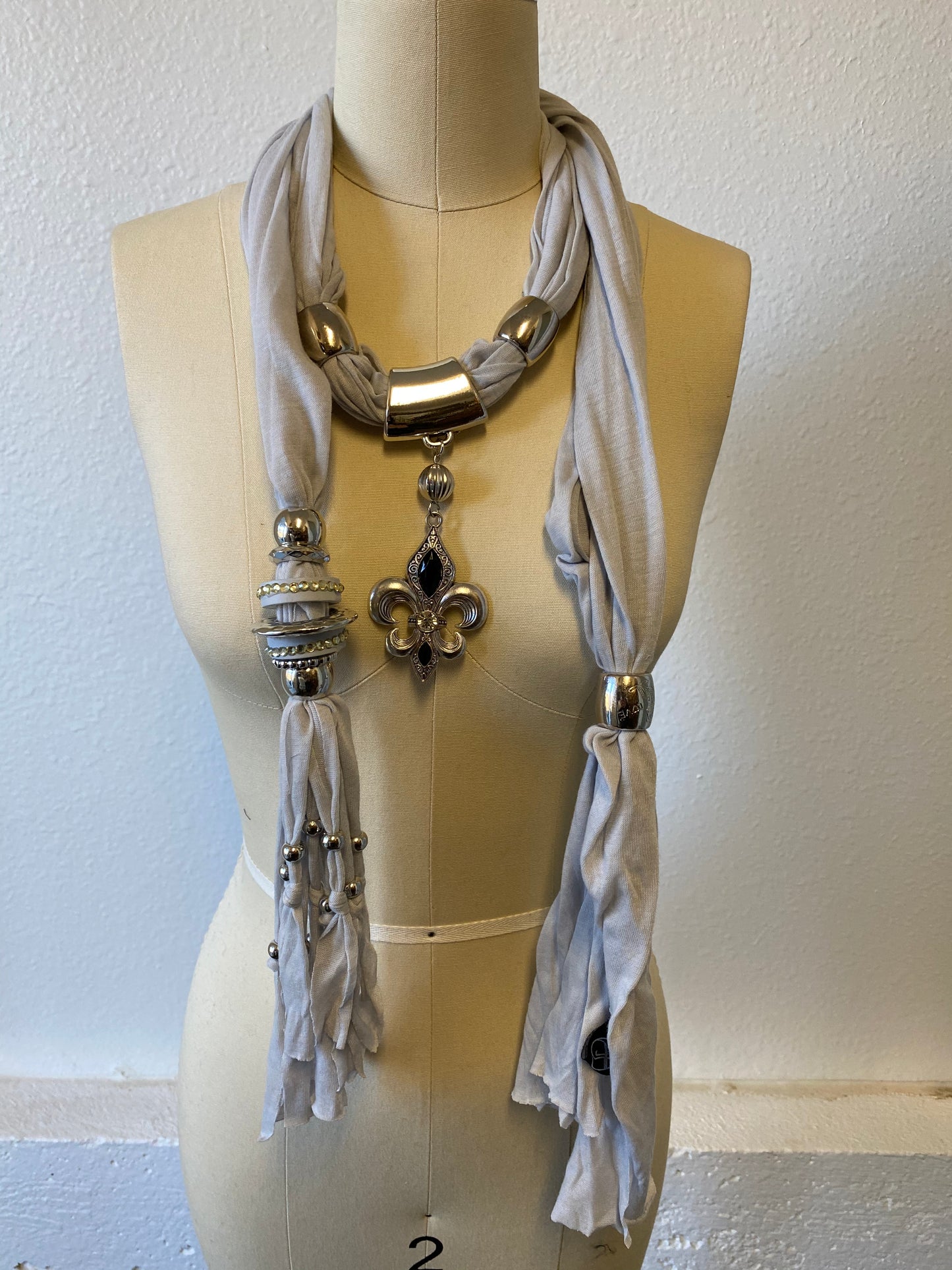 Fleur di Lis Scarf